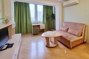 Квартира Home Hotel ул. Евгения Сверстюка 8. Апартаменты трехместный ул. Е. Сверстюка, 8 1