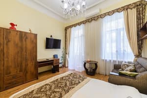 Kiev Centre ул. Малая Житомирская, 3/4 5